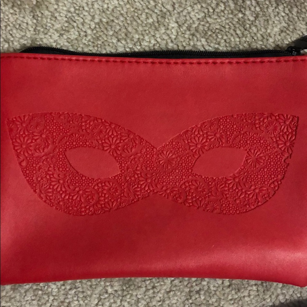 Assorted makeup bags - Picture 3 of 6